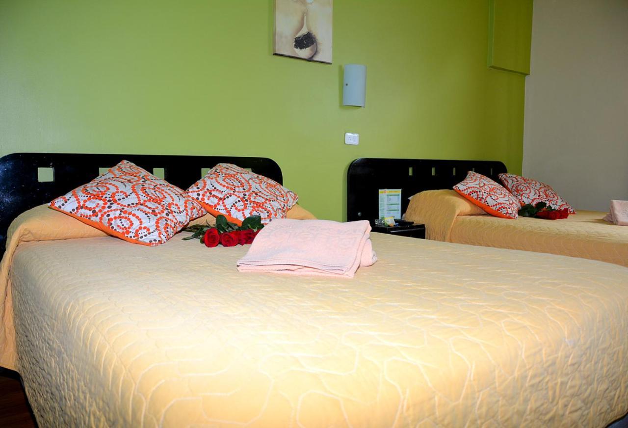 Hostal Terra 1 - Andalucia กีโต ภายนอก รูปภาพ